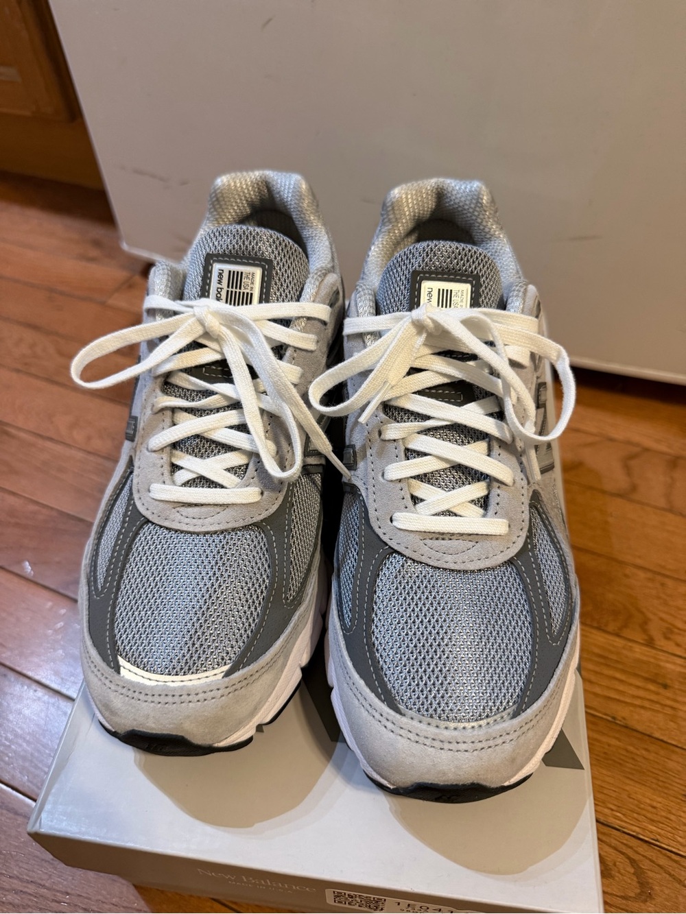 New Balance 990v4 - Like New